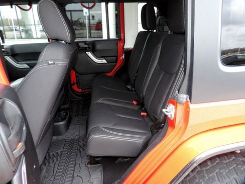 Used 2016 Jeep Wrangler Unlimited Rubicon image 19