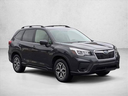 Used 2019 Subaru Forester Premium w/ All-Weather Package image 3
