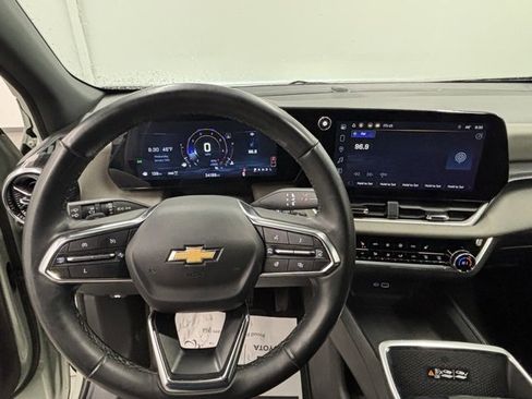 Used 2025 Chevrolet Equinox LT w/ Convenience Package II image 17