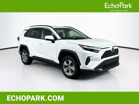 Used 2025 Toyota RAV4 XLE AWD/4WD image 1