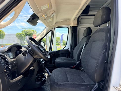 Used 2023 RAM ProMaster 2500 FWD image 5