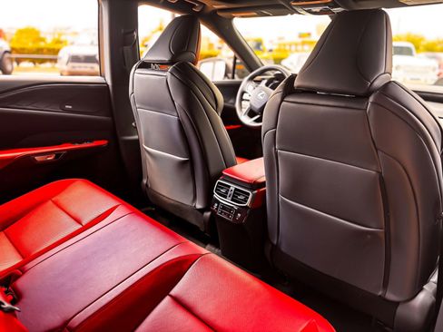 Used 2024 Lexus RX 500h F Sport image 21