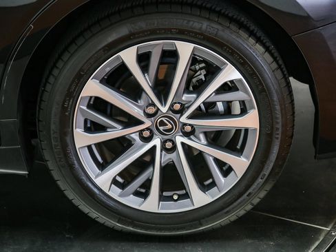 Used 2025 Lexus ES 350 w/ Accessory Package (Z2) FWD image 11