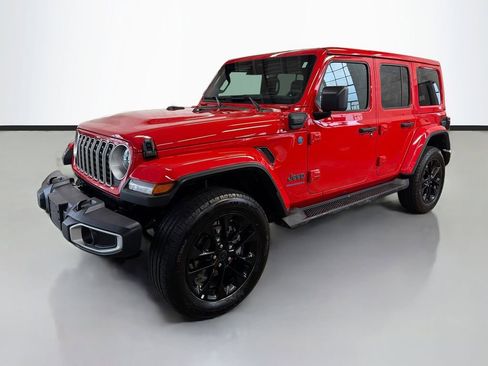 Used 2025 Jeep Wrangler Unlimited Sahara AWD/4WD image 6