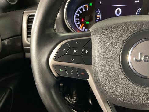 Used 2018 Jeep Grand Cherokee Laredo RWD image 23