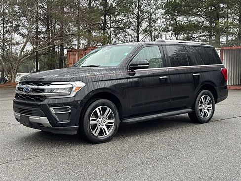 Certified 2023 Ford Expedition Limited image 3
