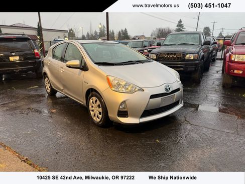 Used 2014 Toyota Prius C One image 4
