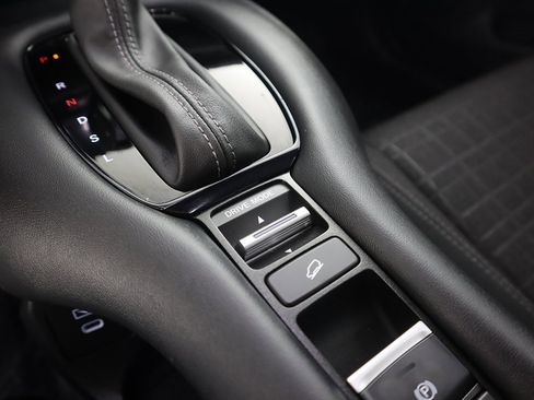 Certified 2026 Honda HR-V LX image 44