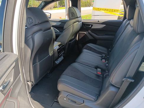 Used 2023 Acura MDX A-Spec image 13