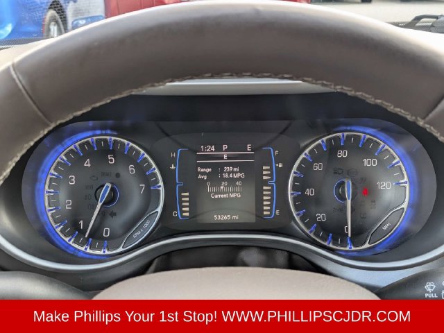 Used 2017 Chrysler Pacifica Touring-L FWD image 26