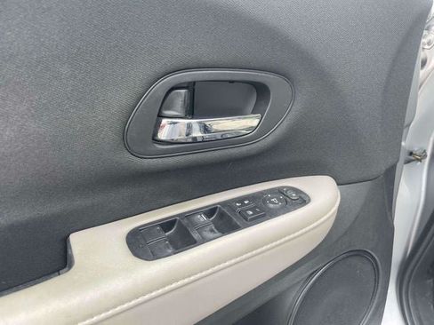 Used 2021 Honda HR-V LX image 18