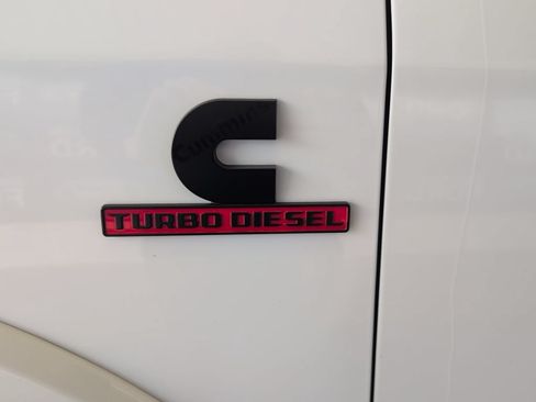 Used 2020 RAM 2500 Laramie w/ Night Edition AWD/4WD image 9