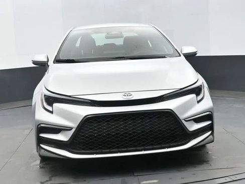Used 2024 Toyota Corolla SE image 3