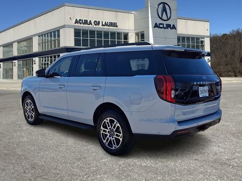 Used 2025 Ford Expedition Active image 4