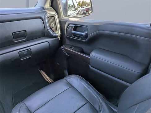 Used 2019 GMC Sierra 1500 SLT image 18