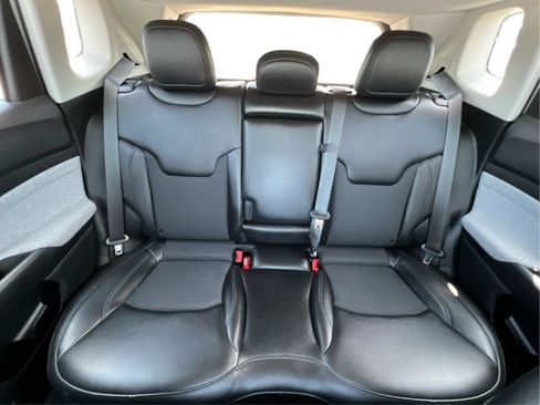 Used 2022 Jeep Compass Latitude AWD/4WD image 19