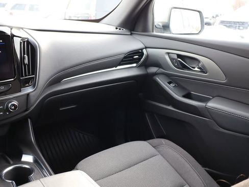 Used 2023 Chevrolet Traverse LT image 42