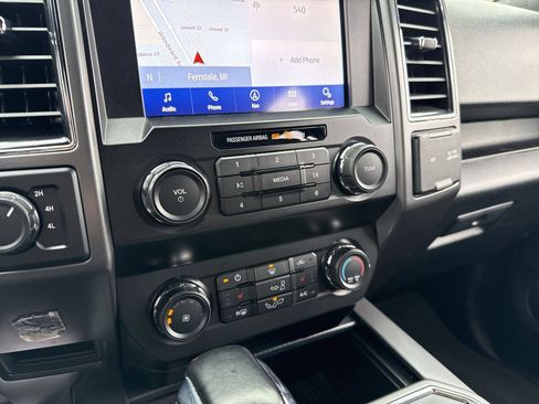 Used 2020 Ford F150 XLT w/ Equipment Group 302A Luxury AWD/4WD image 33