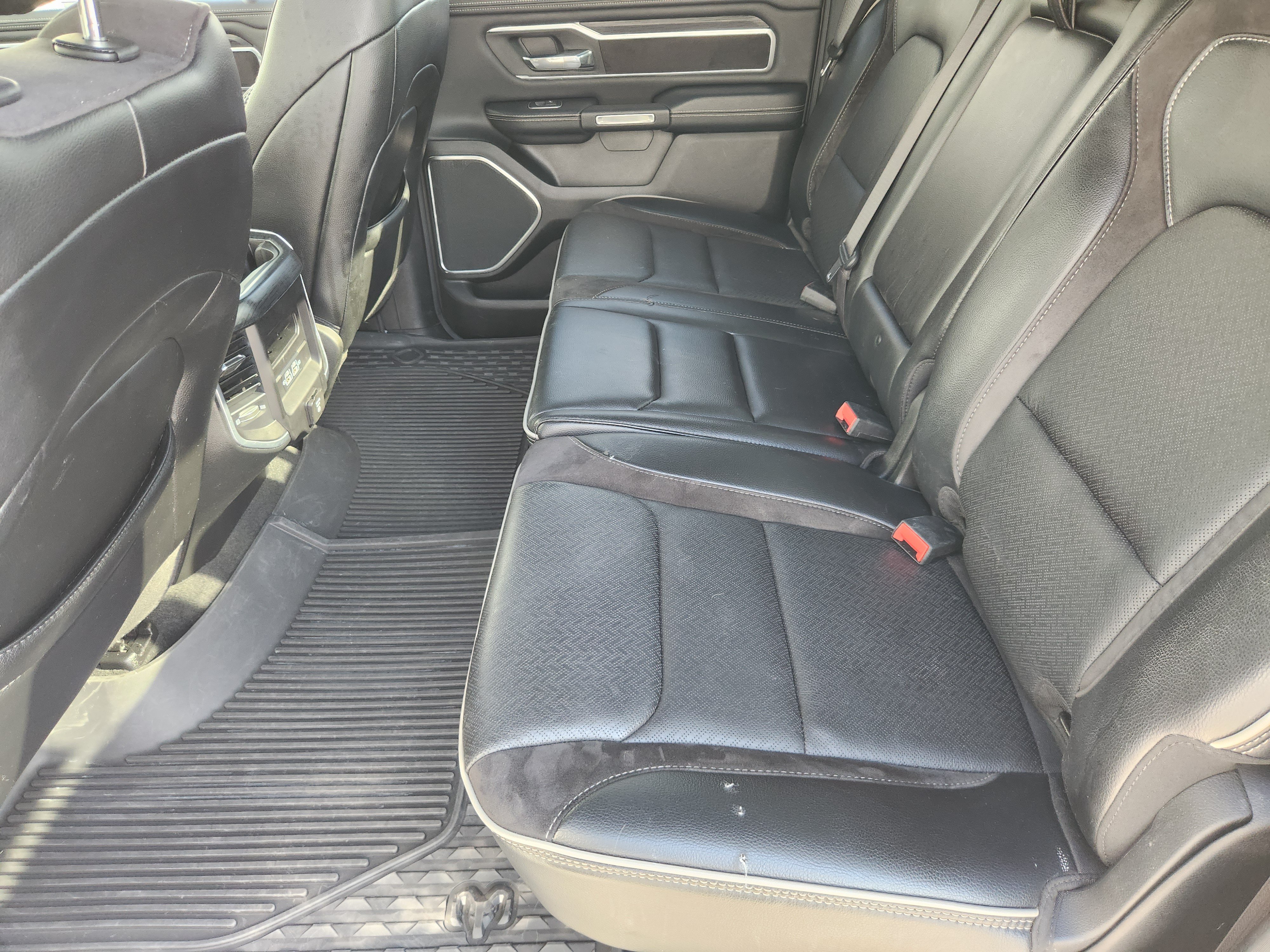 Used 2023 RAM 1500 Laramie AWD/4WD image 28