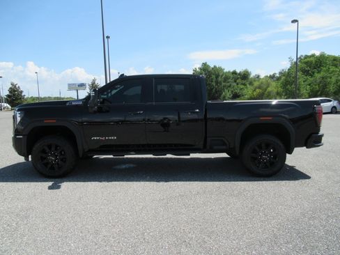 Used 2025 GMC Sierra 2500 AT4 w/ AT4 Premium Plus Package AWD/4WD image 4