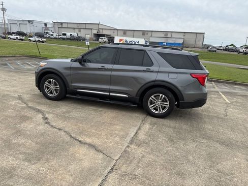 Used 2022 Ford Explorer XLT image 8