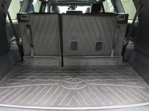 Used 2025 Toyota Grand Highlander AWD Hybrid image 40