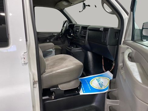 Used 2013 Chevrolet Express 1500 RWD image 17