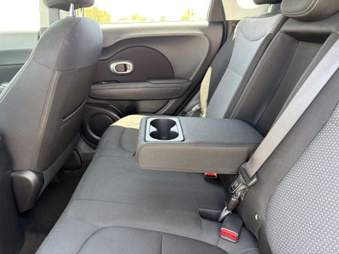 Used 2019 Kia Soul + FWD image 19