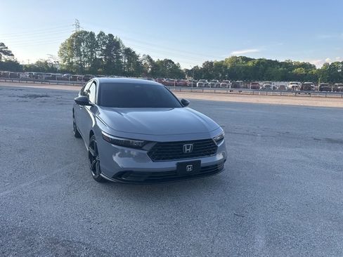 Used 2025 Honda Accord SE image 5