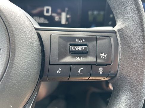 Used 2025 Nissan Kicks SV FWD image 25