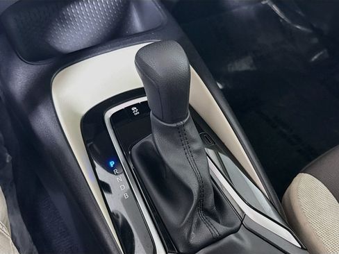 Used 2025 Toyota Corolla LE FWD image 20
