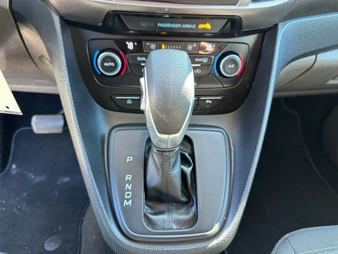 Used 2021 Ford Transit Connect XLT image 25