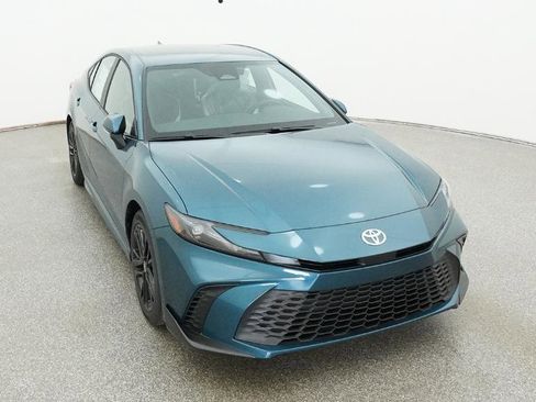 New 2026 Toyota Camry SE FWD image 17
