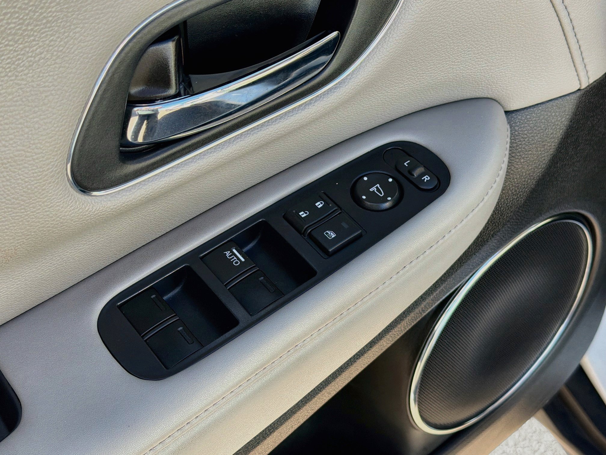 Used 2018 Honda HR-V EX-L image 15