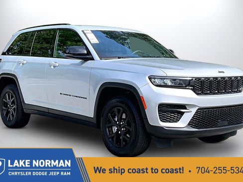 Certified 2024 Jeep Grand Cherokee Altitude AWD/4WD image 1