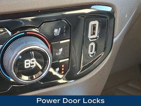 Used 2024 Chevrolet Silverado 2500 LTZ w/ LTZ Convenience Package image 27