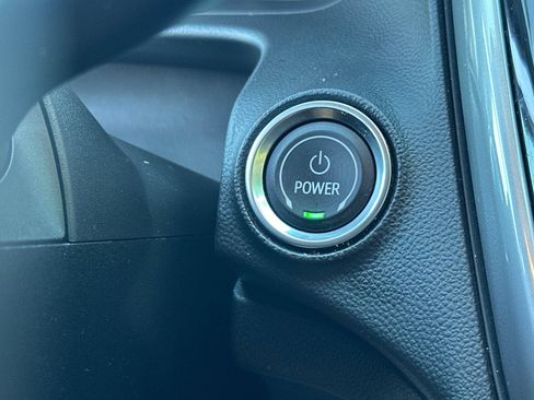 Used 2022 Chevrolet Bolt EUV LT w/ Convenience Package FWD image 34