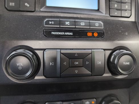 Used 2022 Ford F250 XL w/ Power Equipment Group image 28