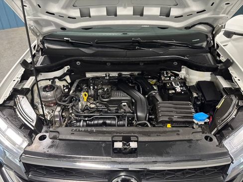 Used 2023 Volkswagen Taos SE image 43