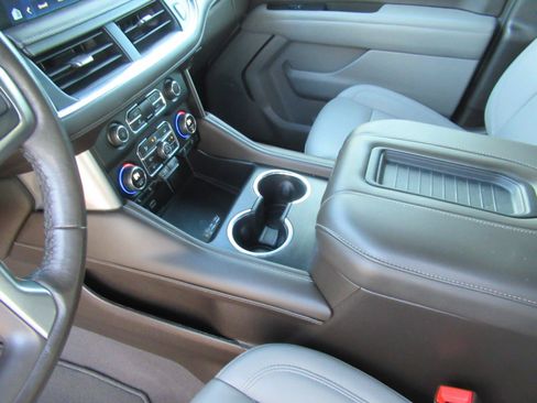 Used 2023 Chevrolet Tahoe LT RWD image 16