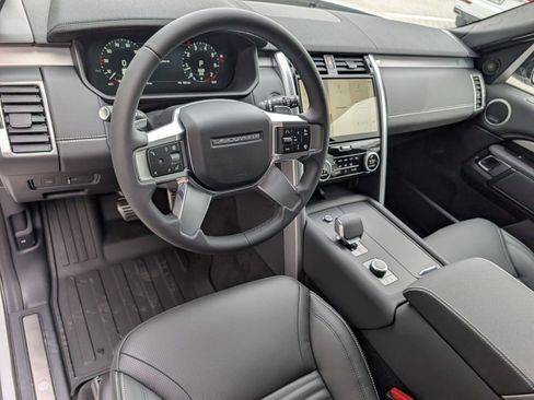 New 2026 Land Rover Discovery Limited Edition AWD/4WD image 4