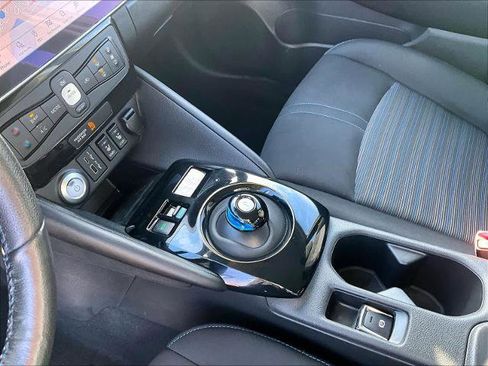 Certified 2024 Nissan Leaf SV Plus image 20