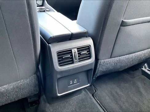 Used 2023 Nissan Rogue SV FWD image 10