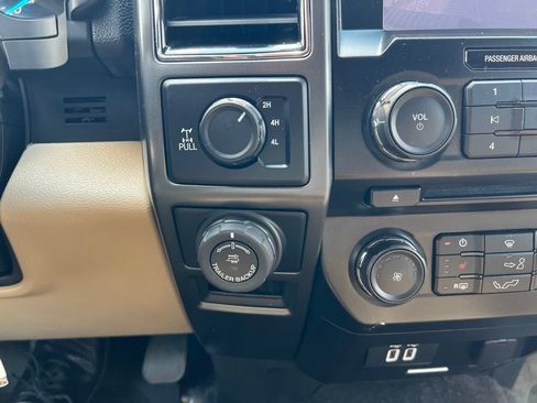 Used 2018 Ford F150 XLT w/ Equipment Group 302A Luxury AWD/4WD image 17