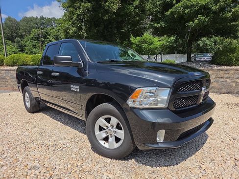 Used 2018 RAM 1500 Express AWD/4WD image 1