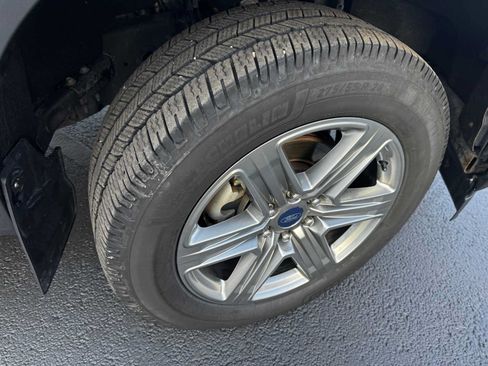 Used 2019 Ford F150 XLT w/ Equipment Group 302A Luxury AWD/4WD image 32