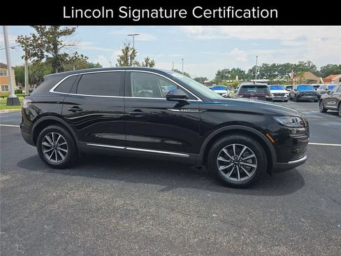 Certified 2022 Lincoln Nautilus FWD image 1