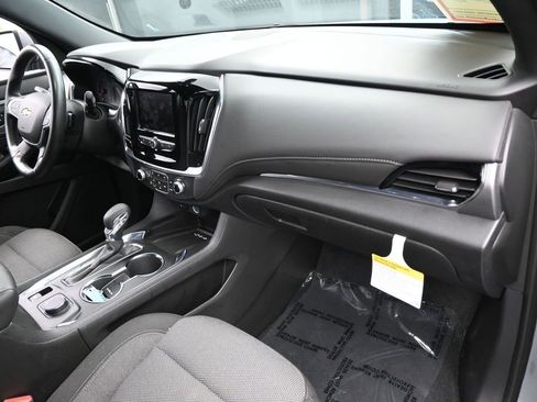 Used 2023 Chevrolet Traverse LT FWD image 44