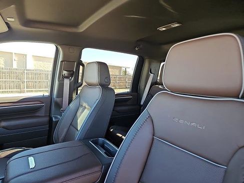 New 2026 GMC Sierra 2500 Denali image 12