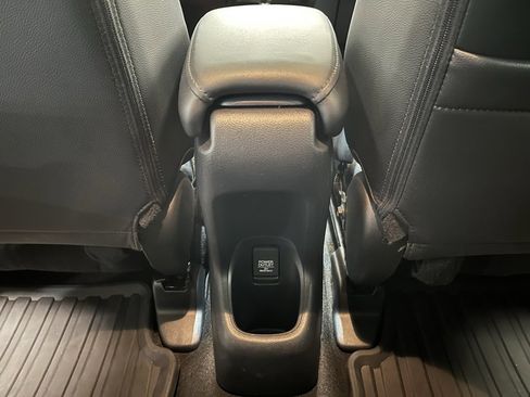 Used 2021 Honda HR-V EX-L image 16